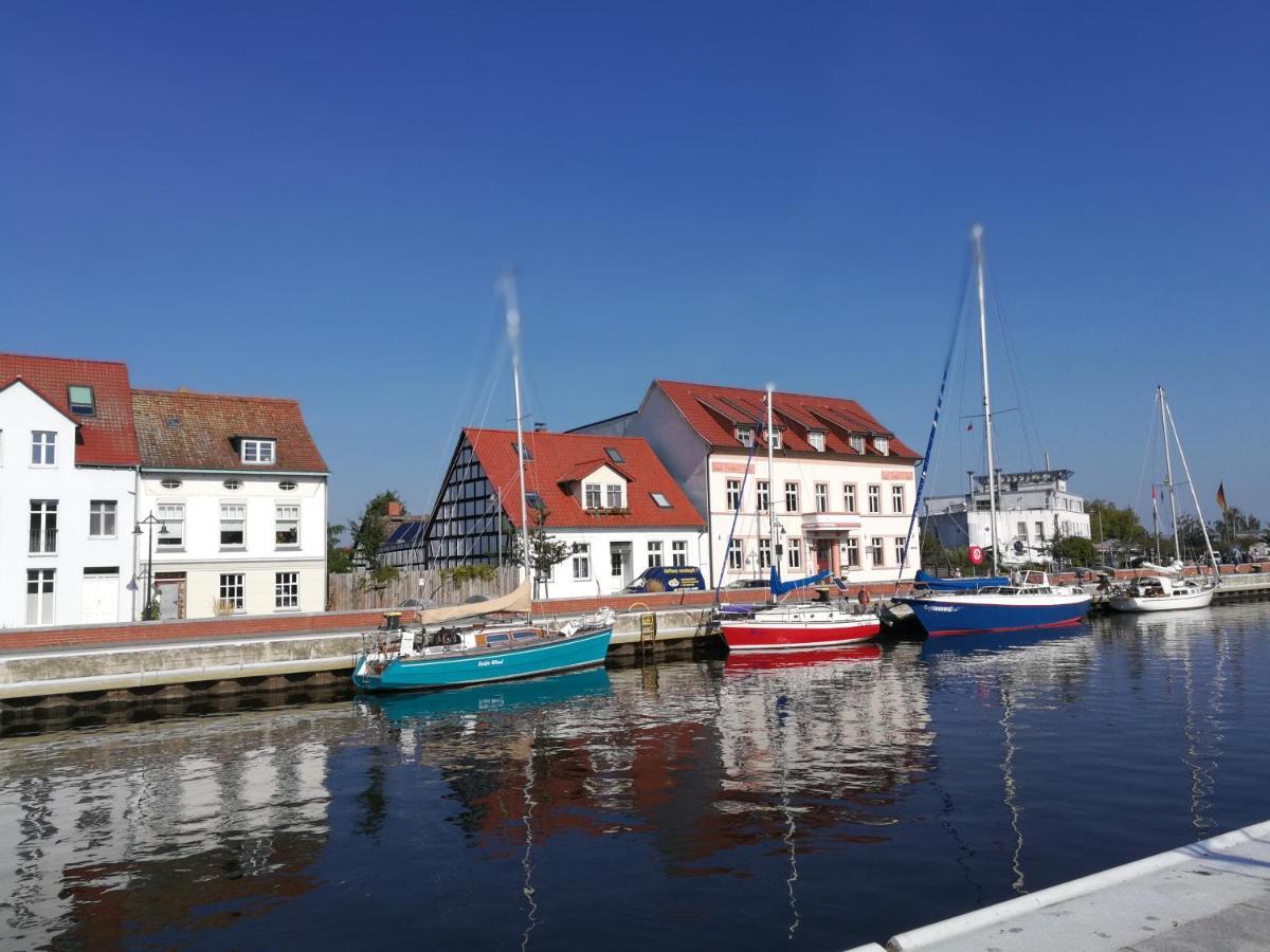 Fewo "Hafenblick" Ueckermunde Bagian luar foto