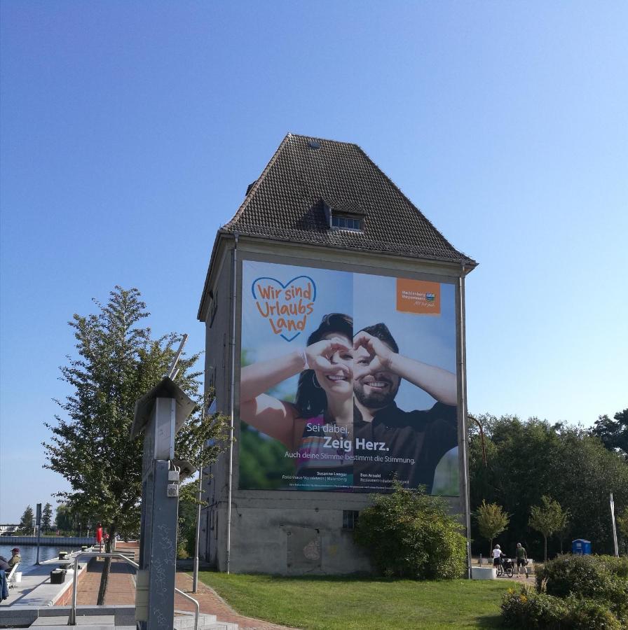 Fewo "Hafenblick" Ueckermunde Bagian luar foto