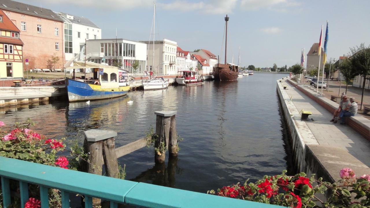 Fewo "Hafenblick" Ueckermunde Bagian luar foto