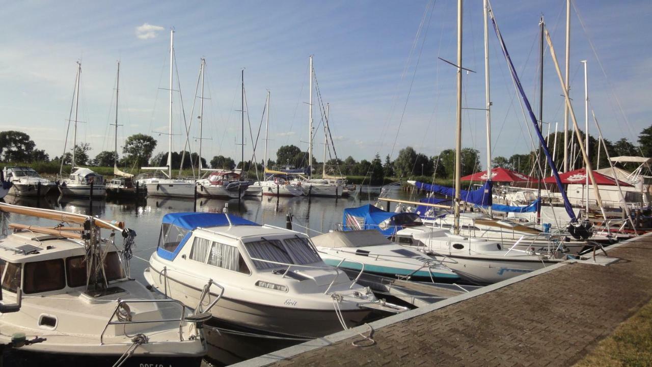 Fewo "Hafenblick" Ueckermunde Bagian luar foto