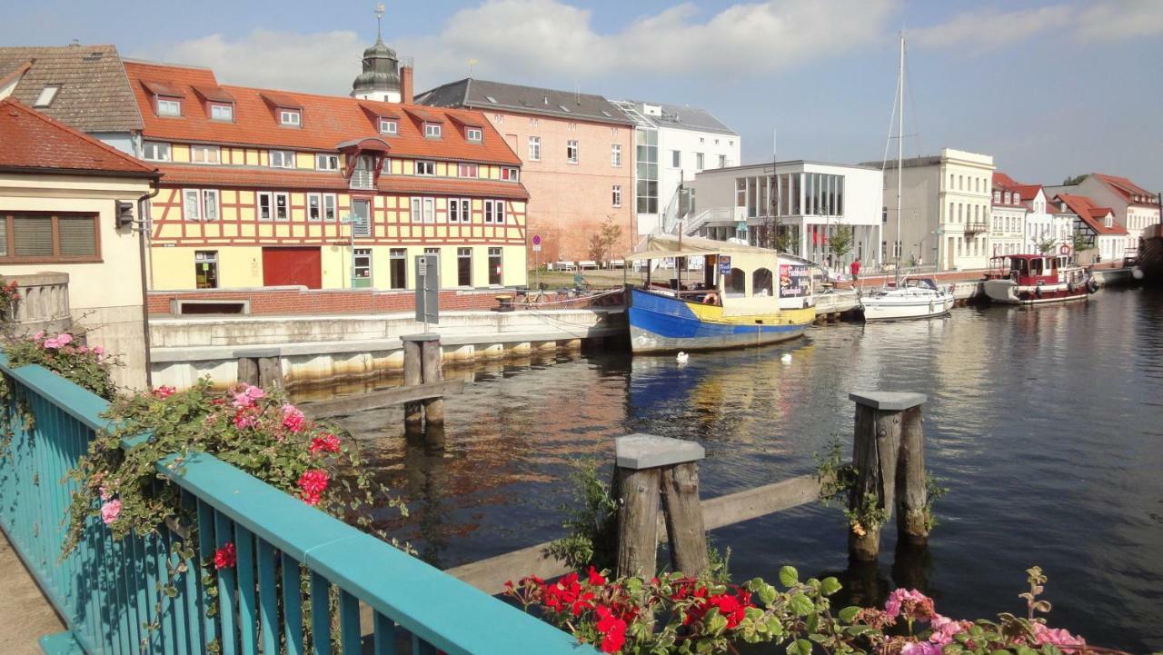 Fewo "Hafenblick" Ueckermunde Bagian luar foto